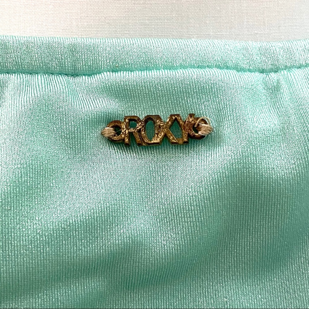 SOLD! 💚Roxy Bikini Set - Picture 3 of 7